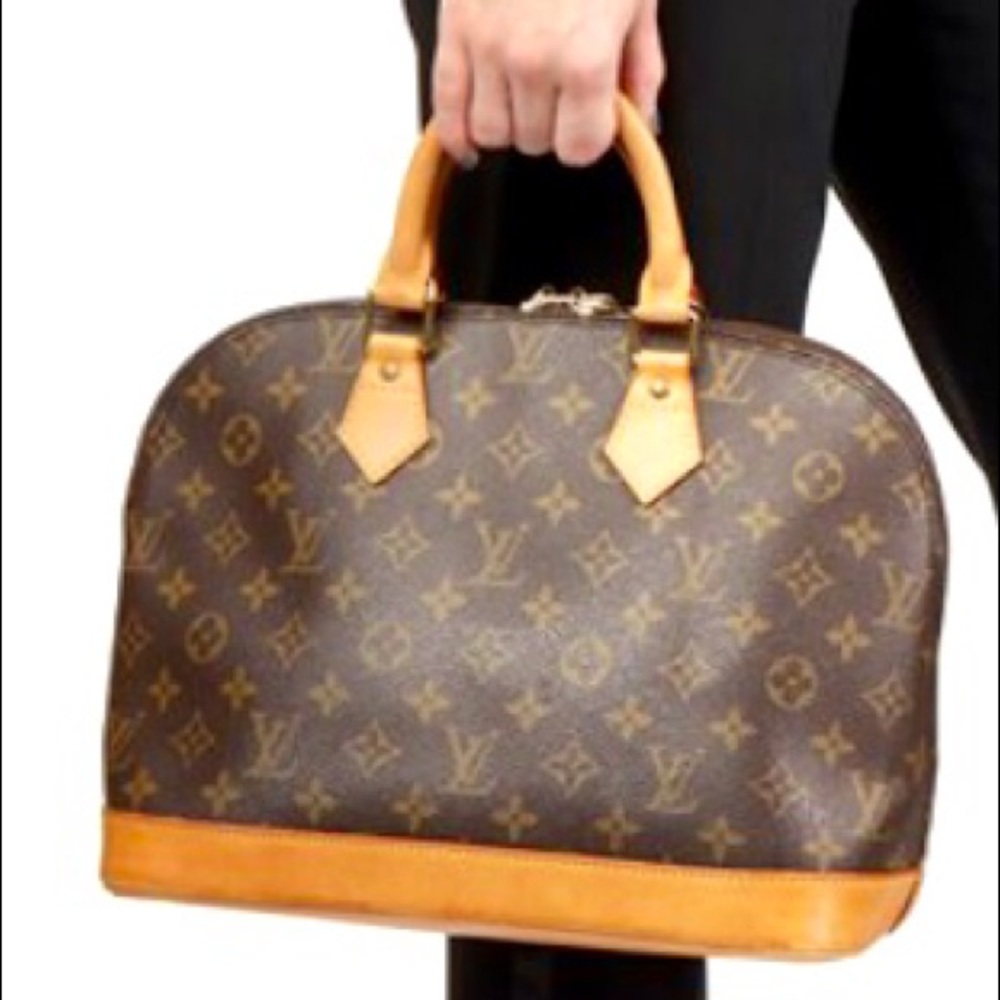 LOUIS VUITTON
MONOGRAM CANVAS ALMA PM